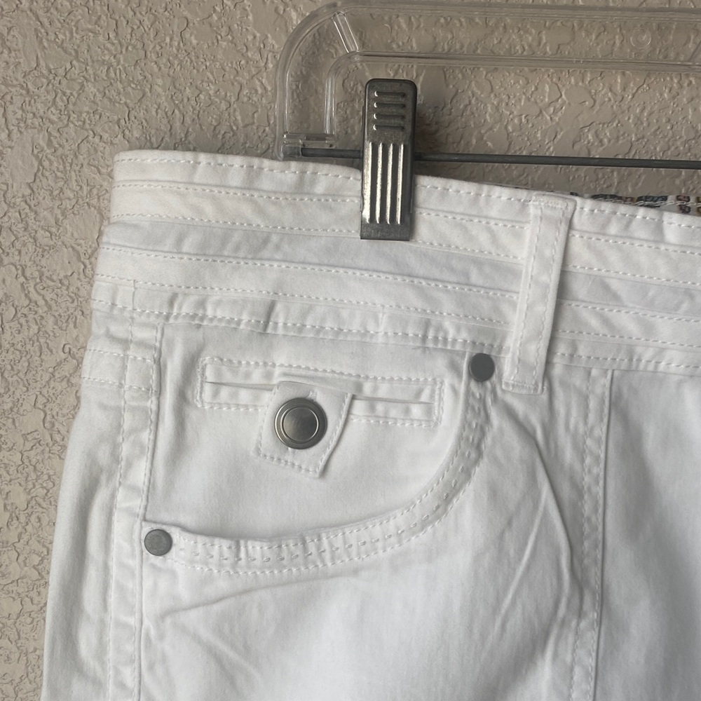Dakota Blue Womens Stretch Mid Rise Short Sz:14 or 16 white (CLOSET CLEAR OUT) - Picture 3 of 7